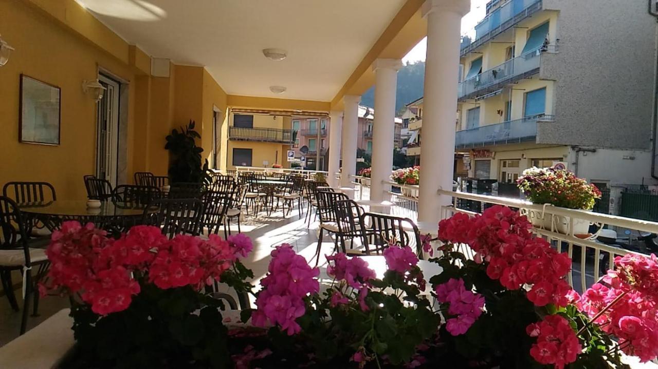 Hotel Dora Levanto Buitenkant foto