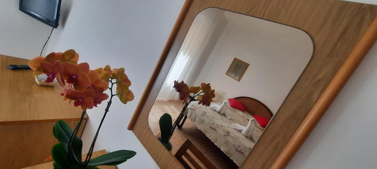 Hotel Dora Levanto Buitenkant foto