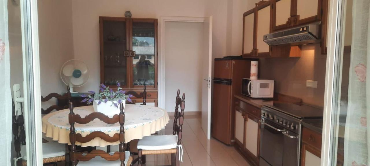 Hotel Dora Levanto Buitenkant foto