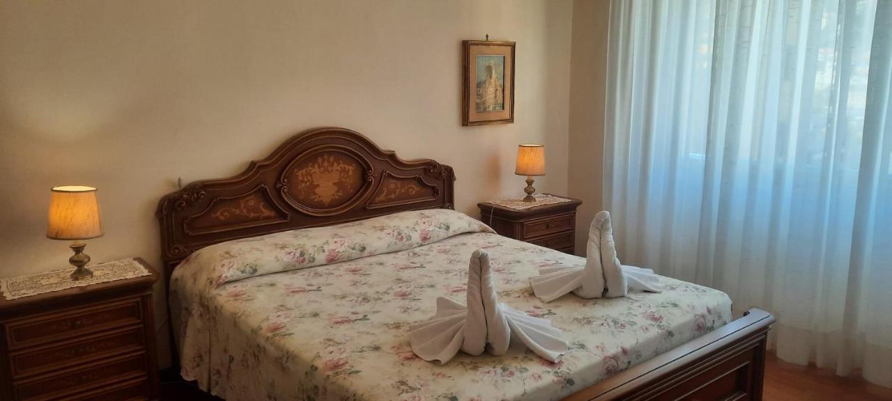 Hotel Dora Levanto Buitenkant foto