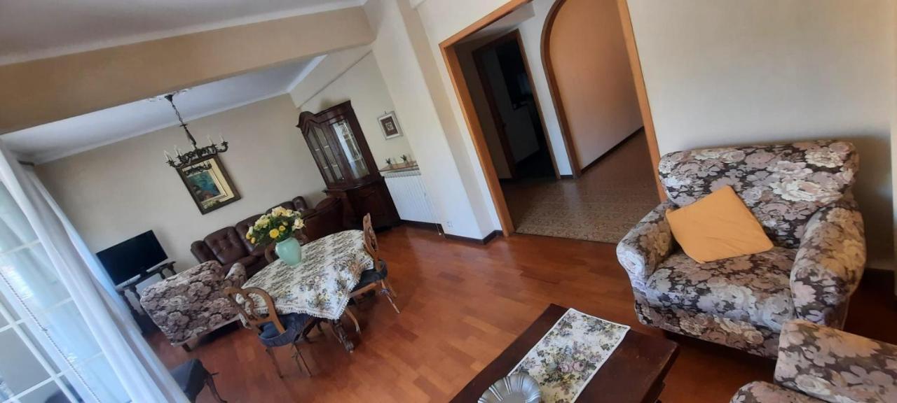 Hotel Dora Levanto Buitenkant foto