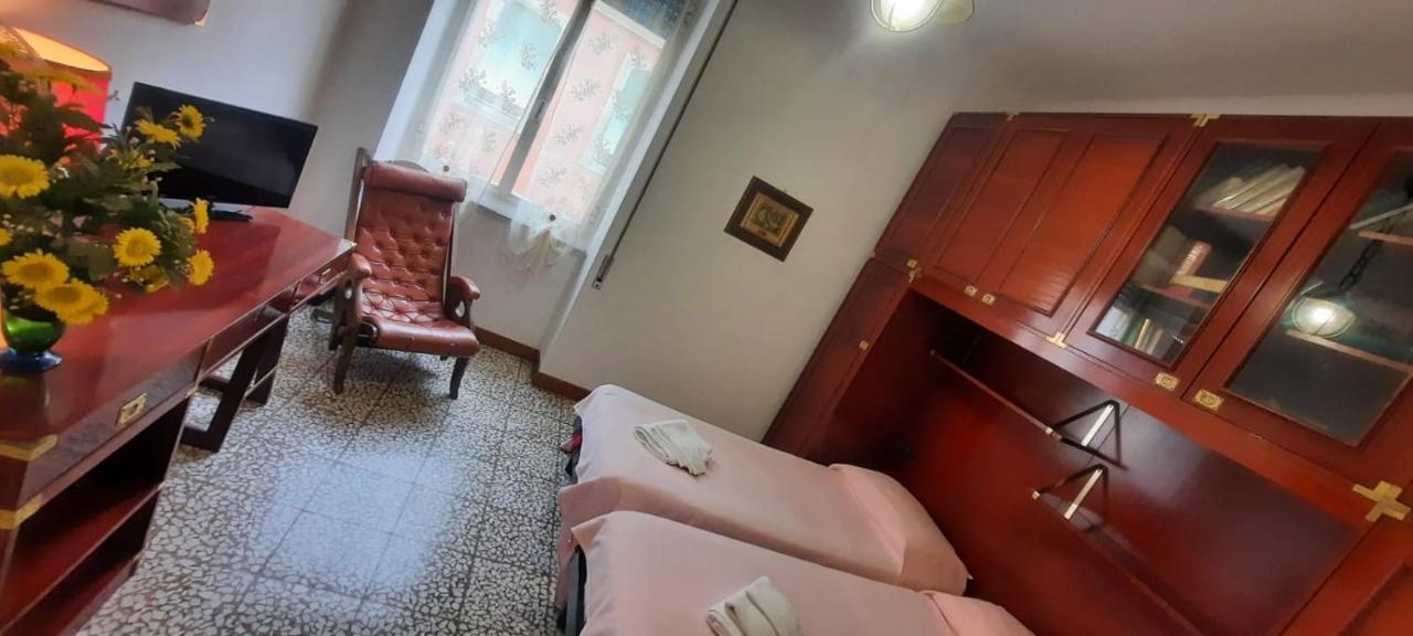 Hotel Dora Levanto Buitenkant foto