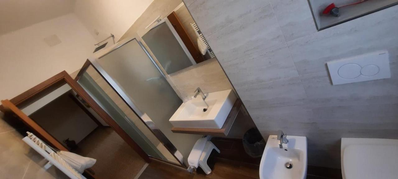 Hotel Dora Levanto Buitenkant foto
