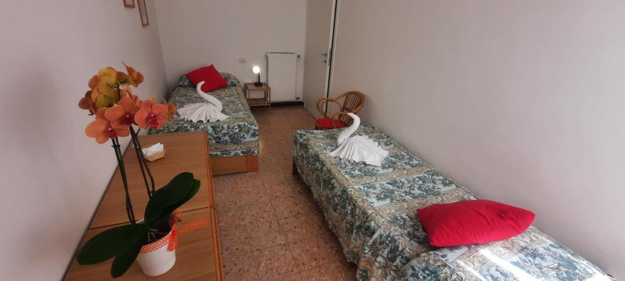 Hotel Dora Levanto Buitenkant foto