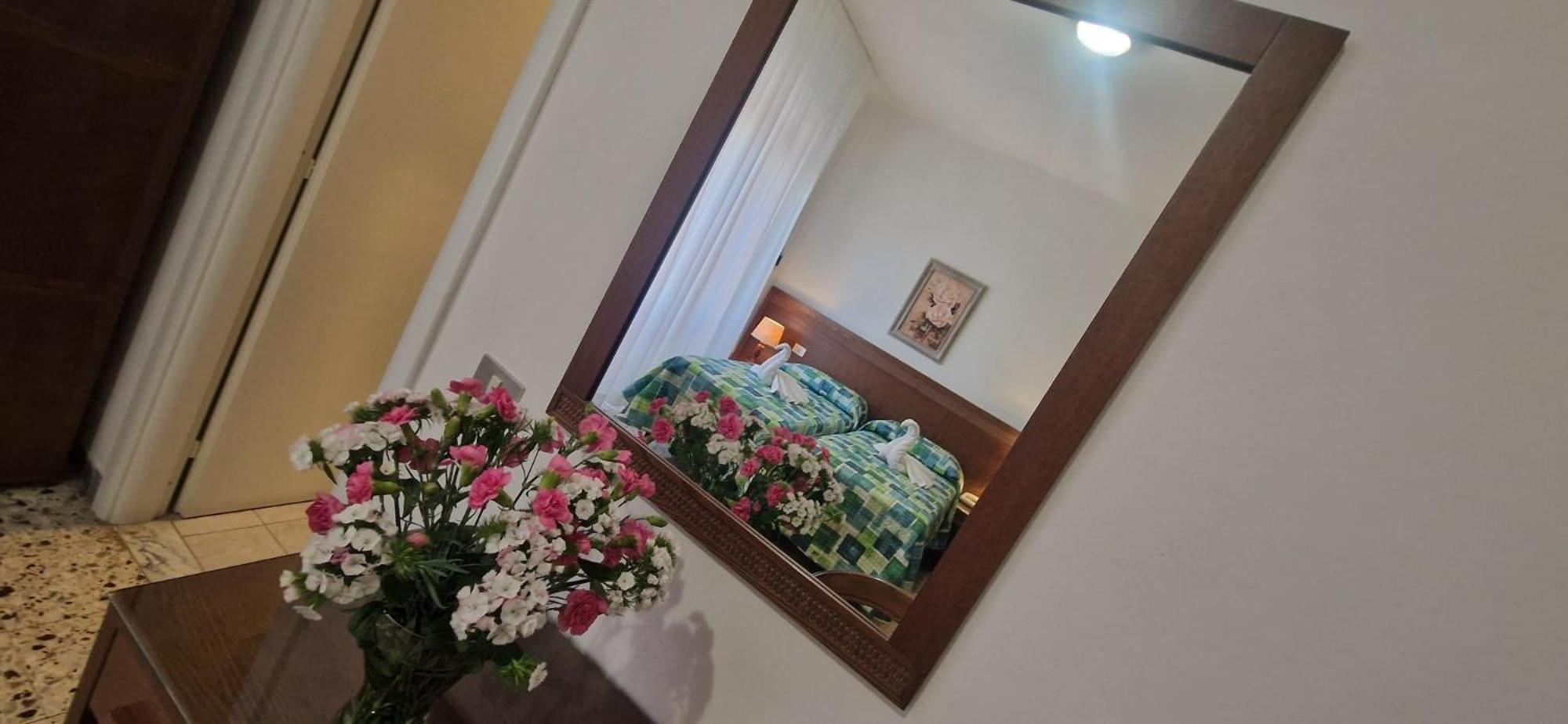 Hotel Dora Levanto Buitenkant foto