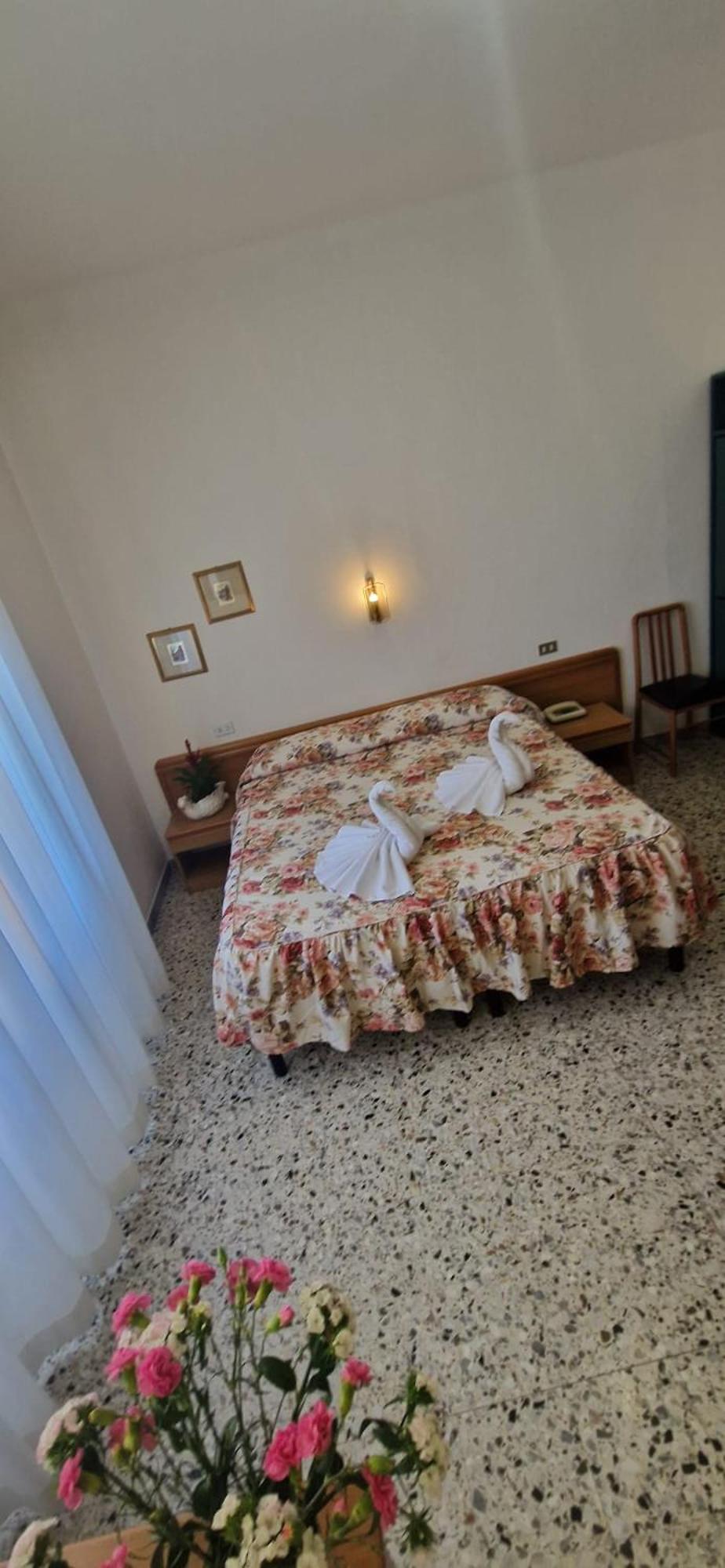 Hotel Dora Levanto Buitenkant foto