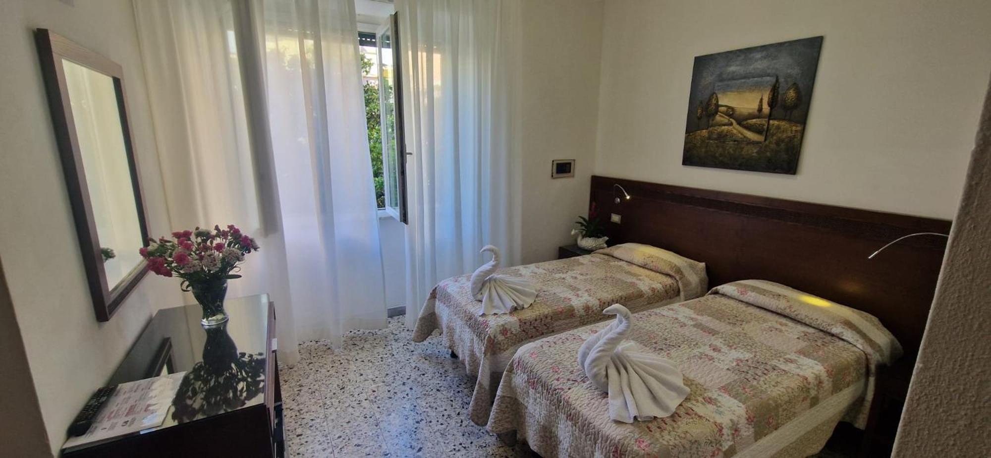 Hotel Dora Levanto Buitenkant foto