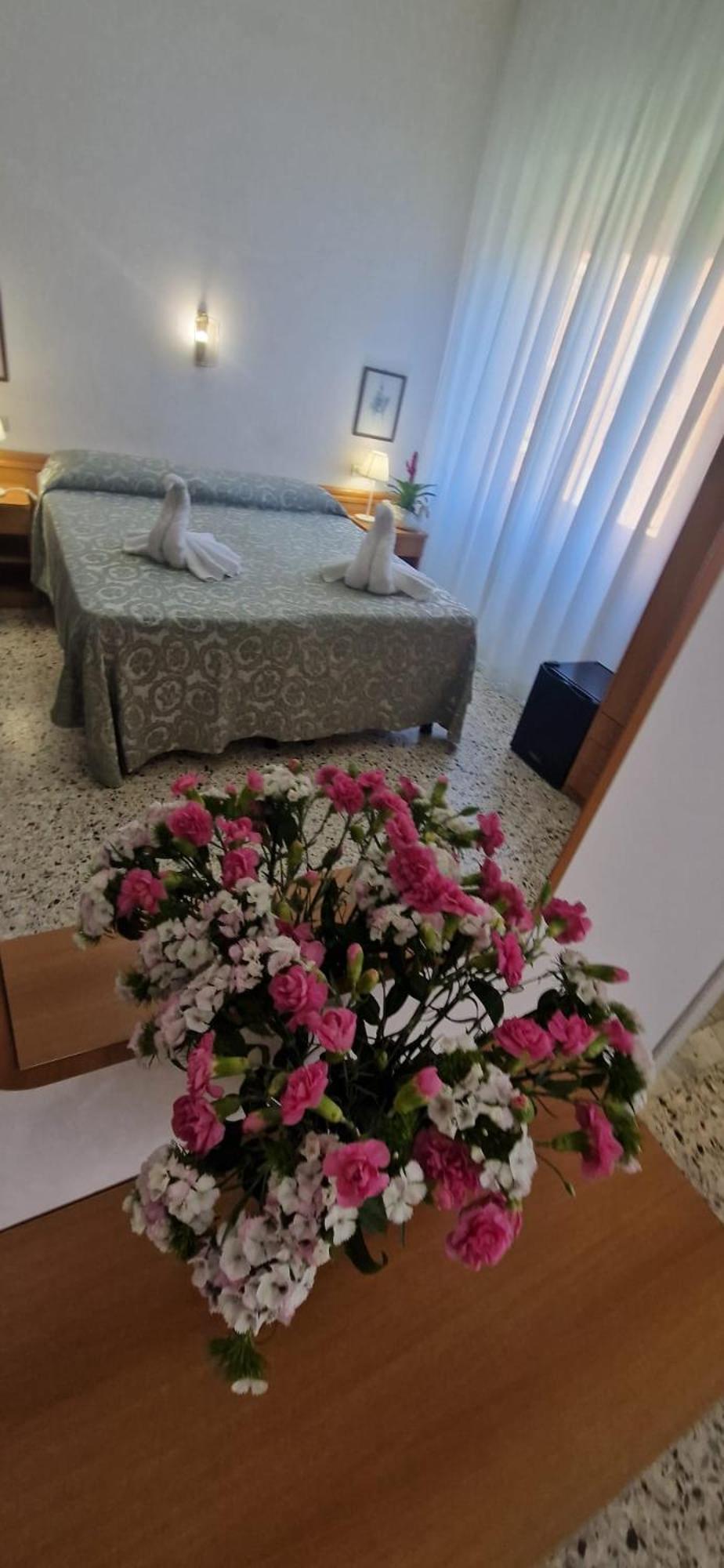 Hotel Dora Levanto Buitenkant foto