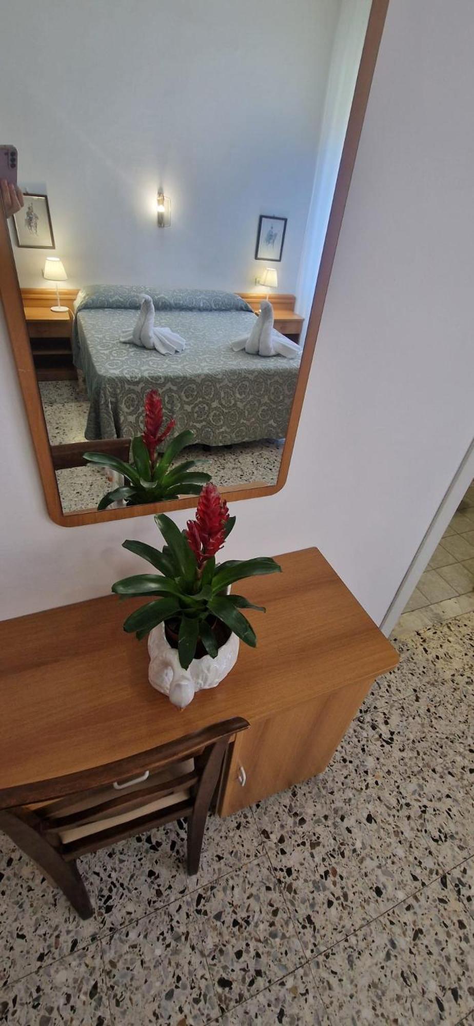 Hotel Dora Levanto Buitenkant foto