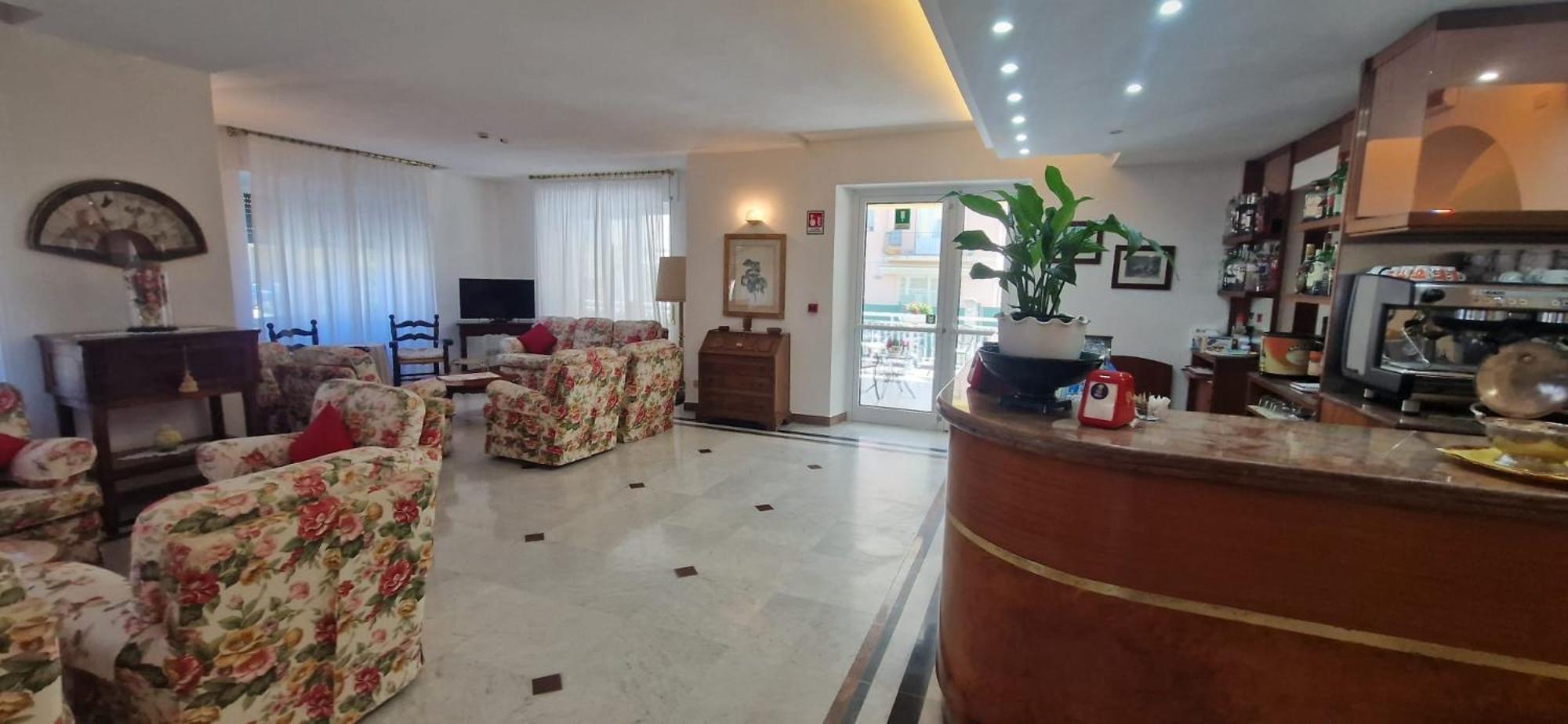 Hotel Dora Levanto Buitenkant foto