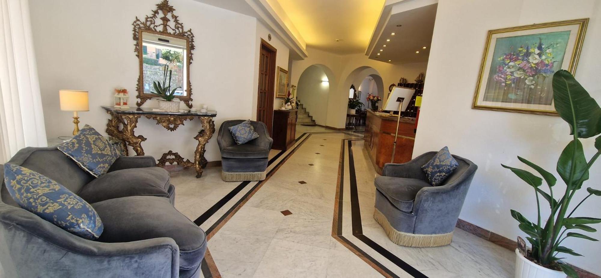 Hotel Dora Levanto Buitenkant foto