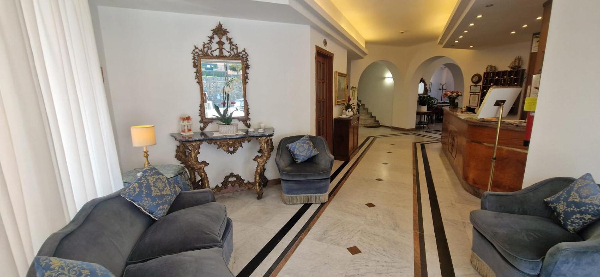 Hotel Dora Levanto Buitenkant foto