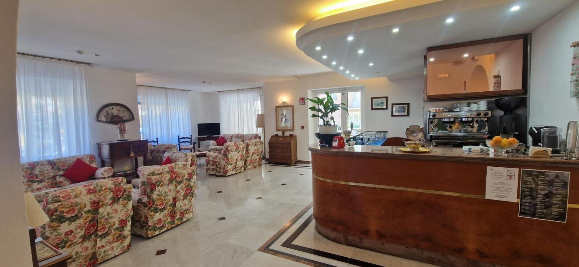 Hotel Dora Levanto Buitenkant foto